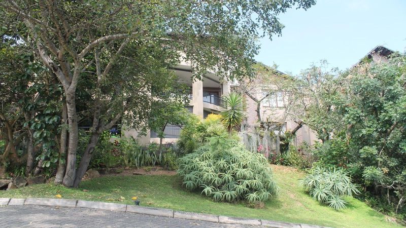 Upmarket unit for sale in Hillside Manor -Urgent Sale