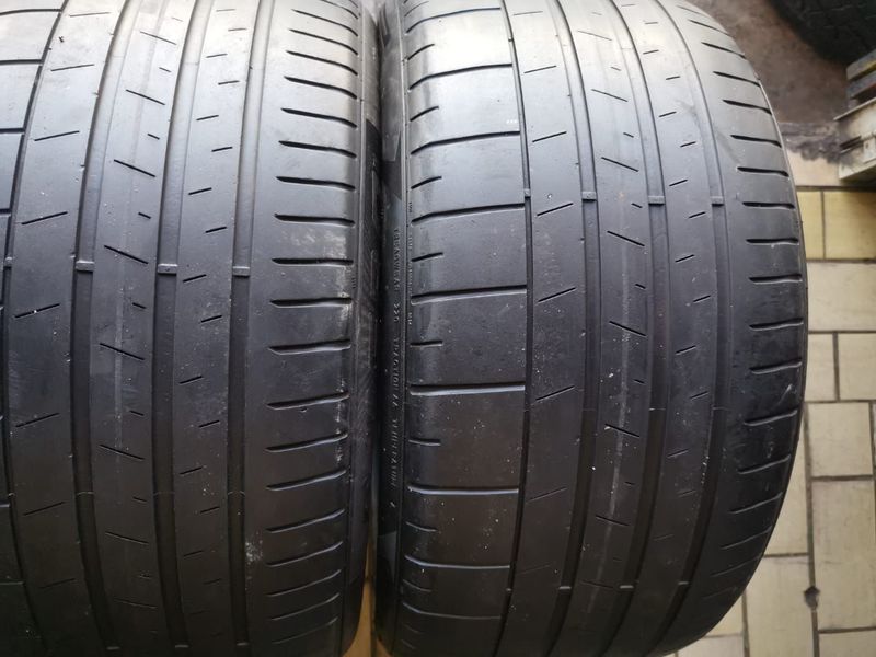 Two 265 40 19 pirelli normal tyres with good treads available for sale