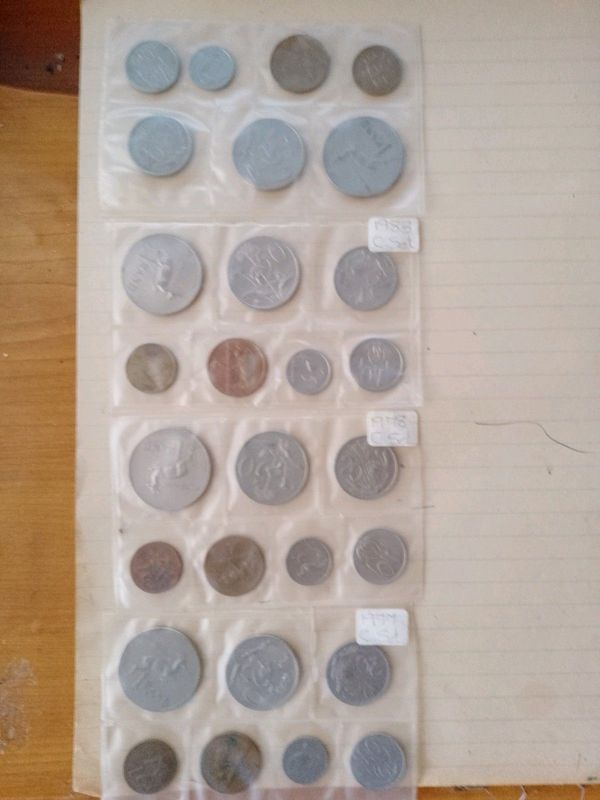 4 circulation coin sets