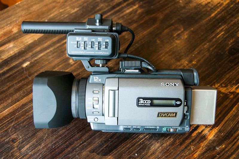 Sony Professional Camcorder for sale. Model DSR-PDX10P( PLEASE read advert)