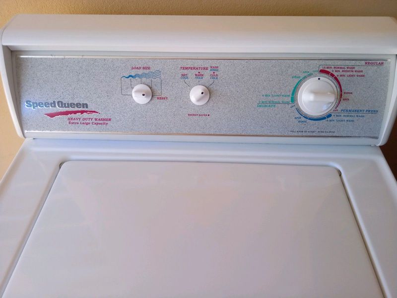 SPEED QUEEN TOP LOADER WASHING MACHINE R:12000 immaculate like new