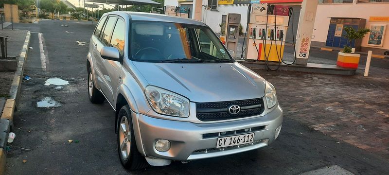 2005 Rav4 2.0 in excellent condition Selling for R74000