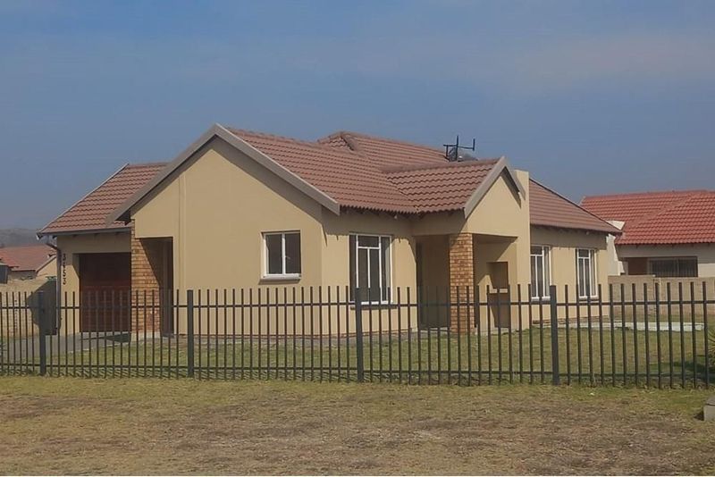 Spacious newly built 3 bedroom House In Waterkloof Hill Estate