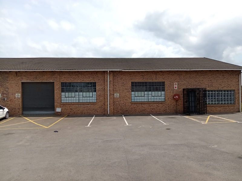 Spacious 340m2 mini factory available to let in Alton, Richards Bay