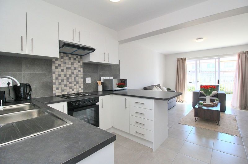 2 Bedroom apartment in Stratford Green For Sale