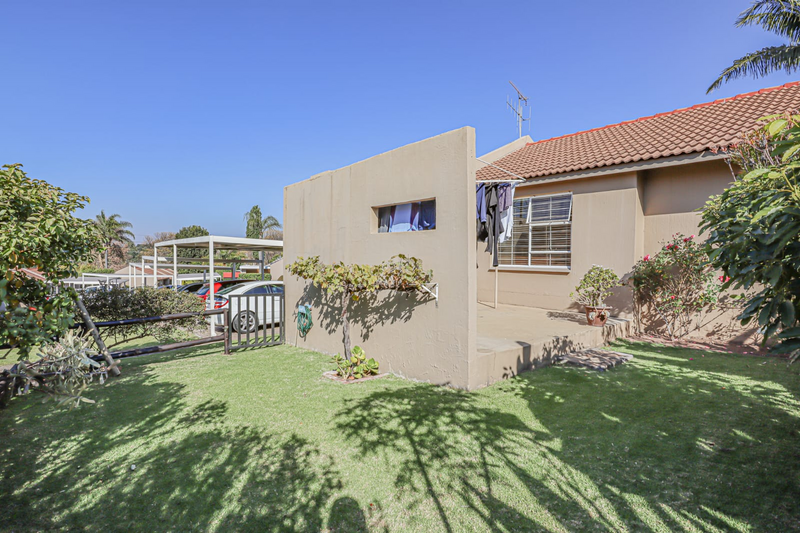 Townhouse in  Magalies View Bryanston