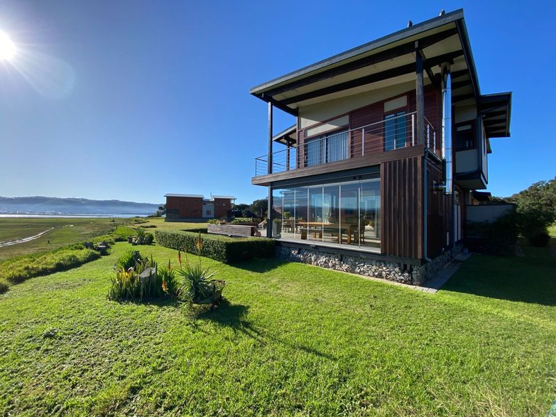 3 Bedroom house in Brenton On Lake For Sale