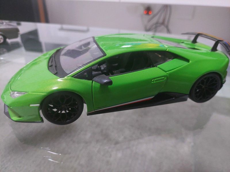 Maisto Lamborghini Hurucan performante 1:18 scale