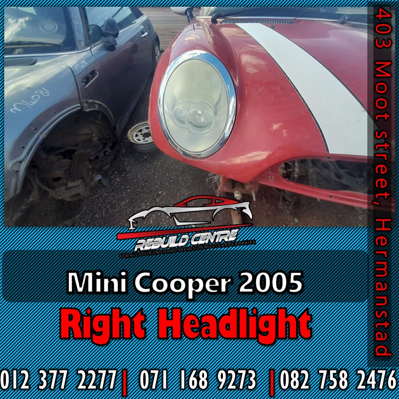 Mini Cooper 2005 Right headlight for sale.