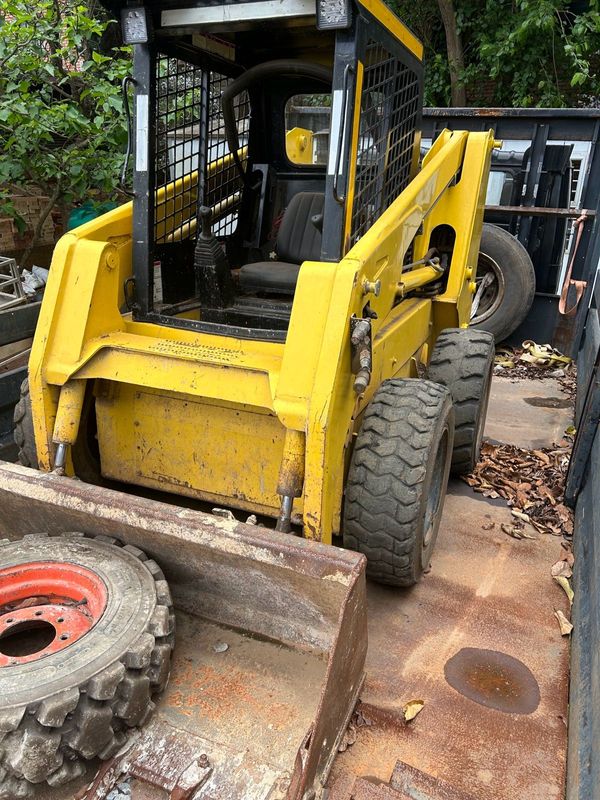 Skidsteer R180000 negotiable