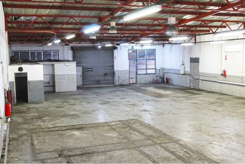 For Sale. Multi-Functional Commercial Space Measuring 636 m² Available in Congella