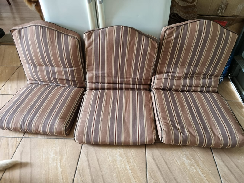 3x Patio cushions