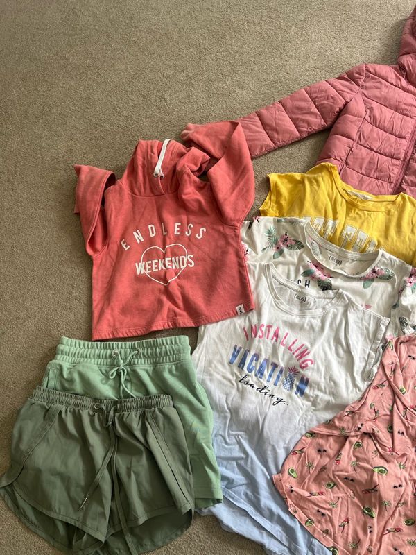 Girls clothes 10-12 great condition