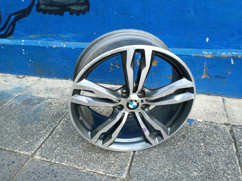 One single 19inch OEM BMW X1 X2 X3 rim 5x112 pcd 8J IS 47also fit any 5x112 pcd BMW as well