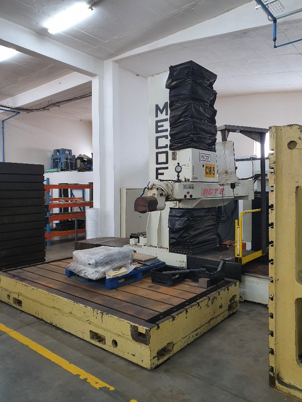 Pre-owned MECOF DGT 2 cnc bed type milling machine for sale