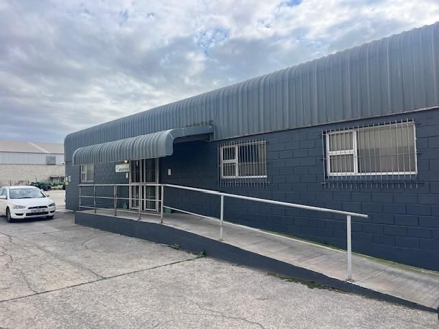 Warehouse with Yard To Let in Deal Party, Port Elizabeth.