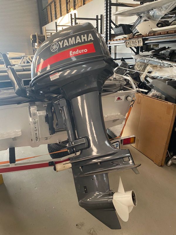 Yamaha enduro 40 hp 2 stroke boat engine