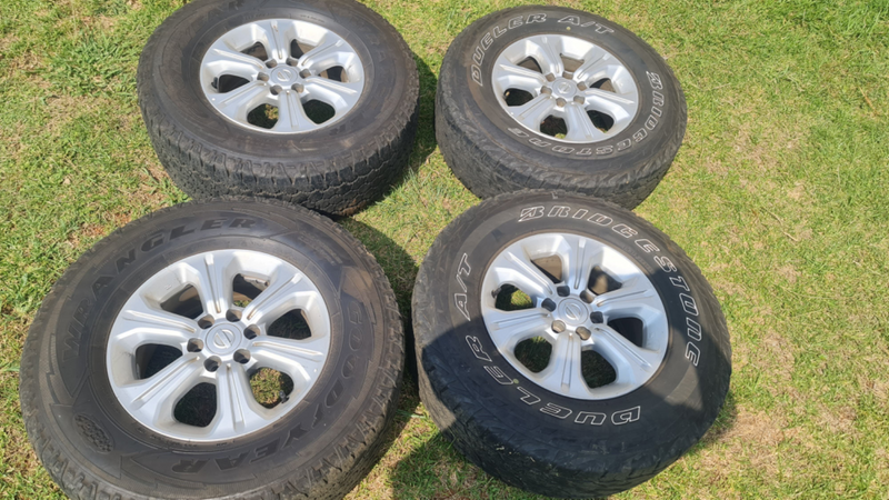 OEM Nissan Navara wheels and tyres