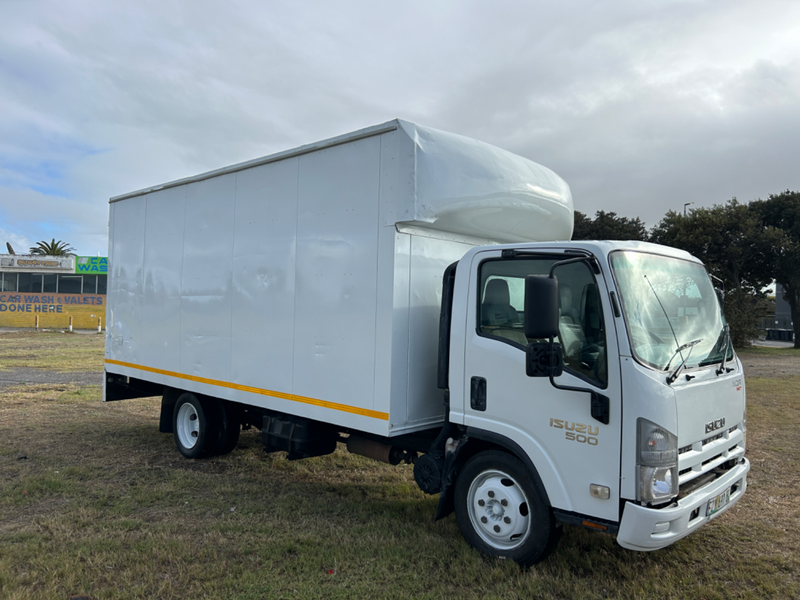 2013 isuzu nqr500 auto