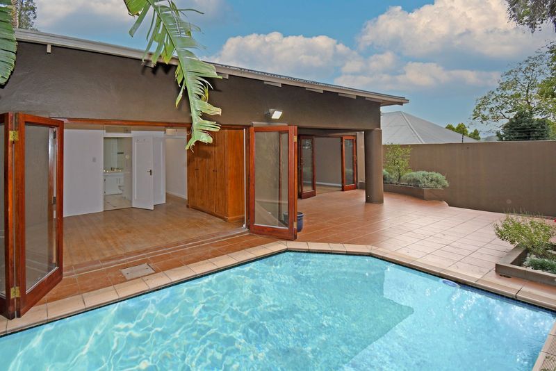 2 Bedroom House to Rent in Parkhurst, Johannesburg