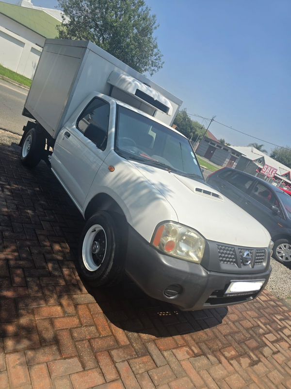 2012 Nissan NP300 2.5 Diesel Refridgerated bakkie