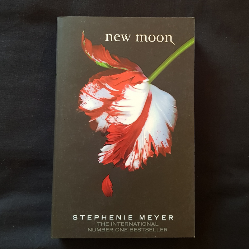 New Moon By Stephenie Meyer