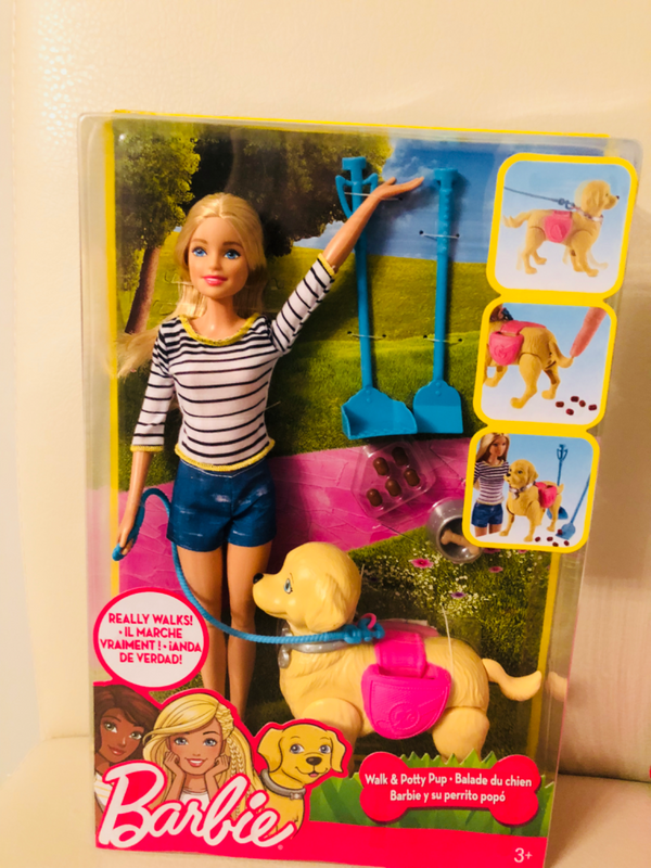 Barbie Walk and Potty Pup Playset