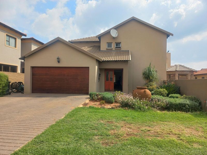 Morden and stunning family home home in Monavoni!!!