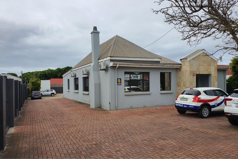 354m2 Prime Office Space To Let in Walmer