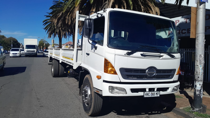 Hino 15257 dropside in a great condition for sale at a giveaway amount