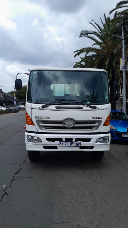 Hino 500 15257 8ton dropside in a mint condition for sale at sn affordable price