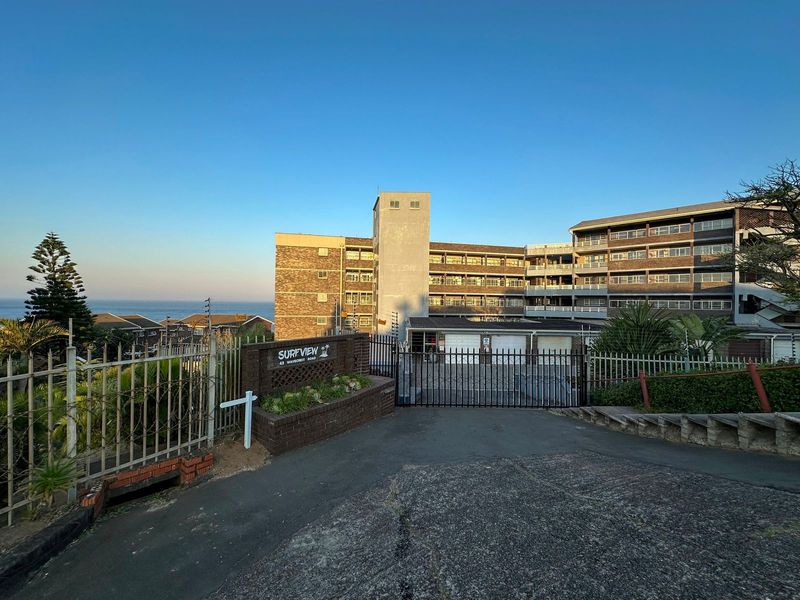 2 Bedroom Sea View Apartment/Flat For Sale in Athlone Park.