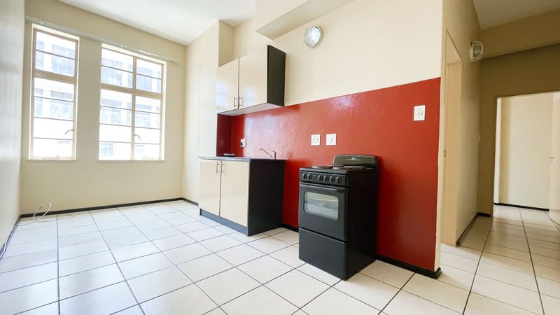 Bachelor Apartment to let in Joubert Park, Johannesburg
