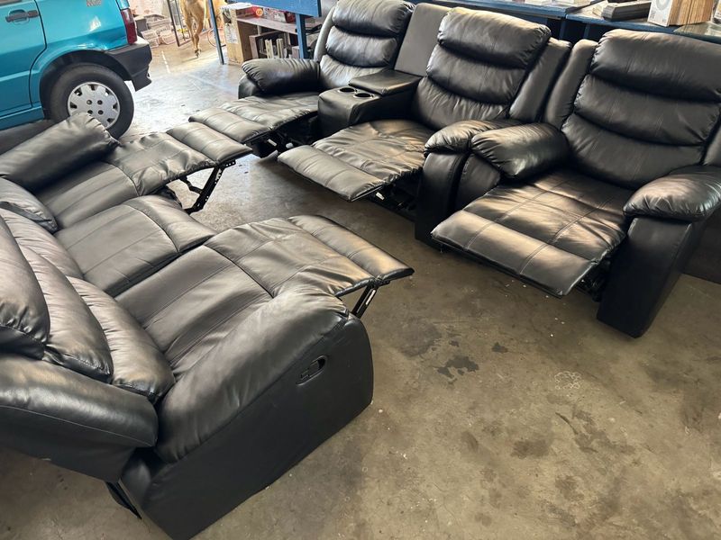 Leather recliner lounge