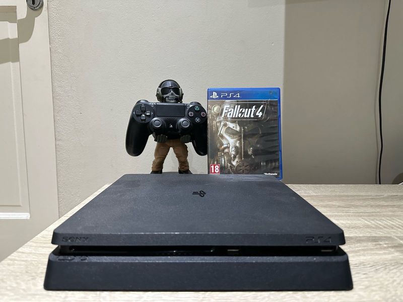 Playstation 4 Slim