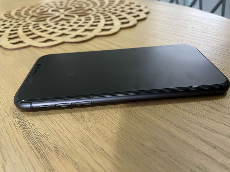 Space Grey iPhone 11 64GB