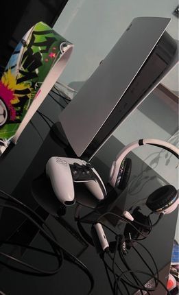 PlayStation 5, Headset and Gaming Chair