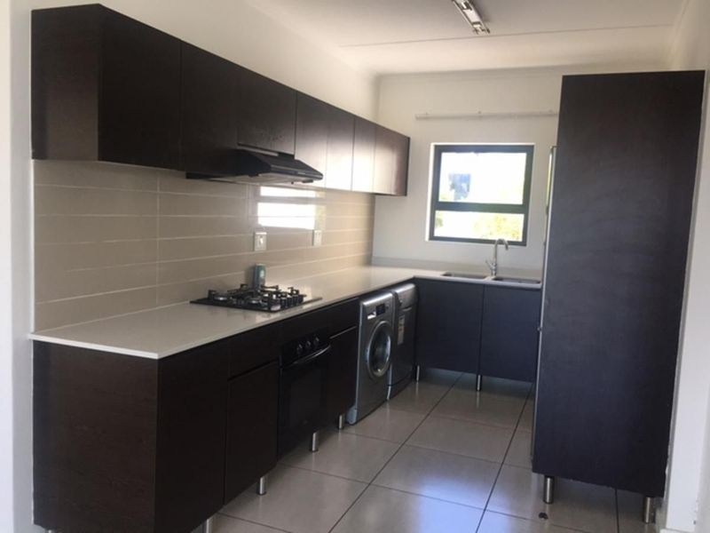 3 Bedroom Apartment FOR SALE in Greenstone Hill