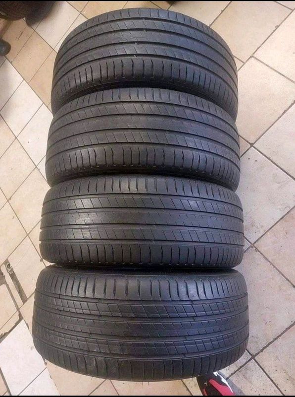 A clean set of 255 45 20 Michelin tyres with good treads available for sale