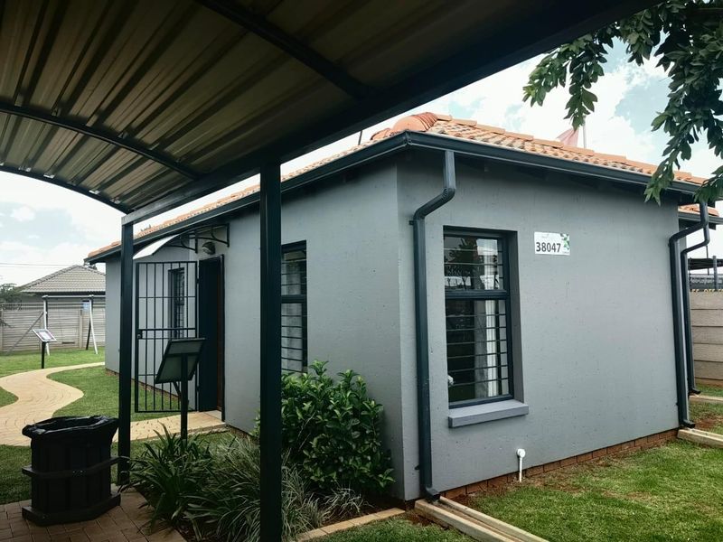 House in Protea Glen For Sale