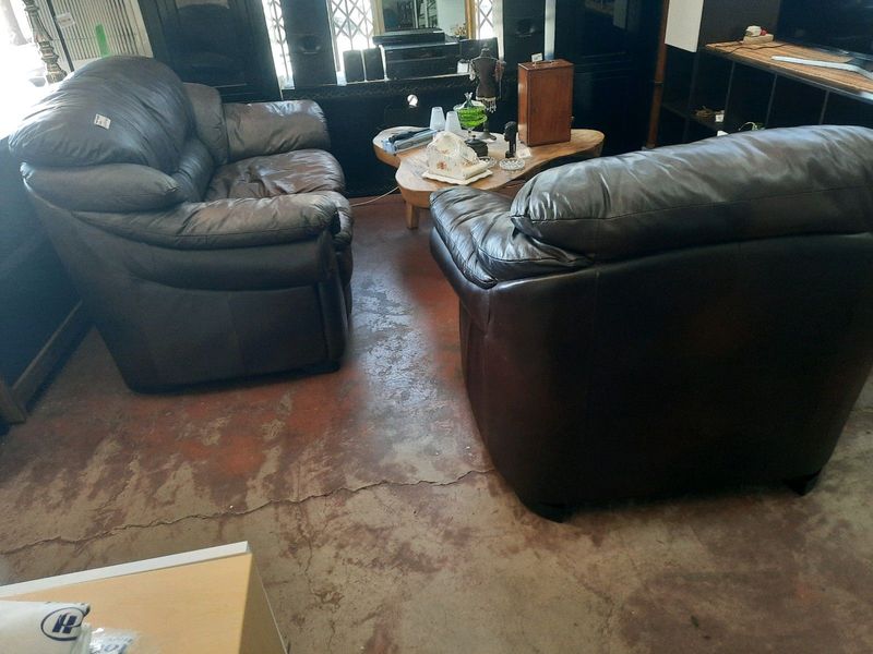 Leather Couches 2-1 Seater for R4000