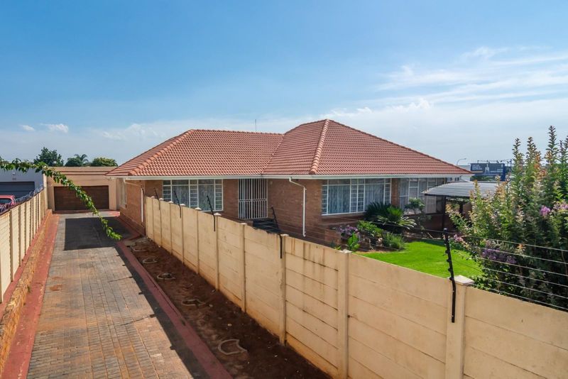 Two Homes for the Price of One -  3-Bedroom Home Plus a Separate 2-Bedroom Flatlet