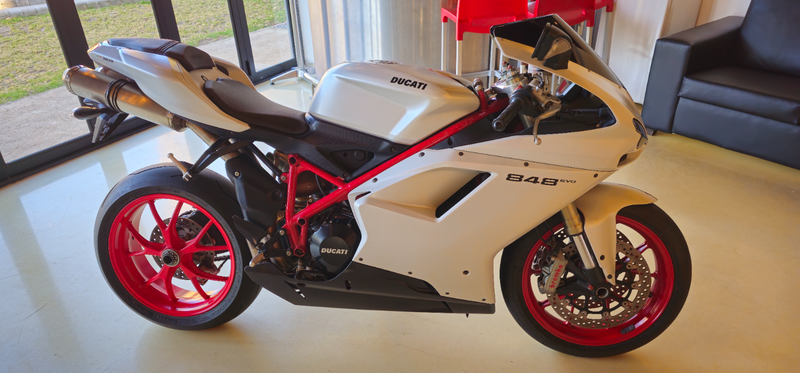 2012 Ducati 848 EVO with 4200km