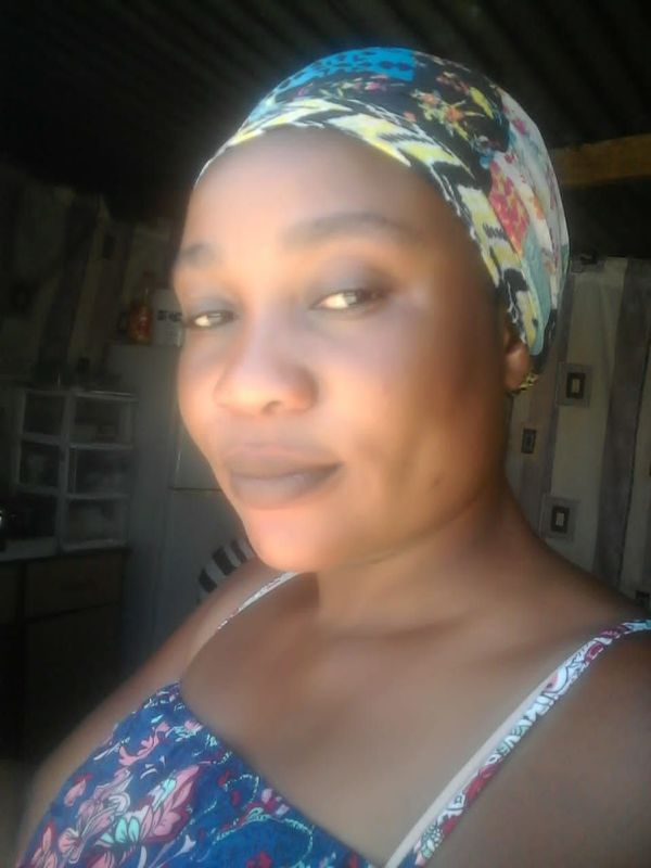 40 years old Zimbabwe hardworking and dedicated professional helper Available