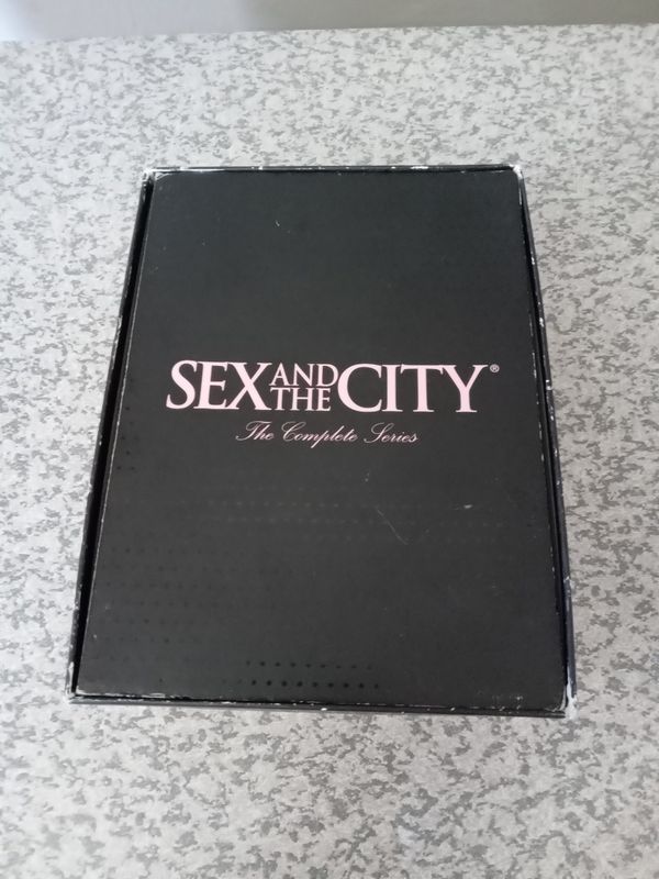 THE COMPLETE DVD SERIES OF SEX AND THE CITY  SEASON 1, 2 AND 3 . 50 EPISODES R125