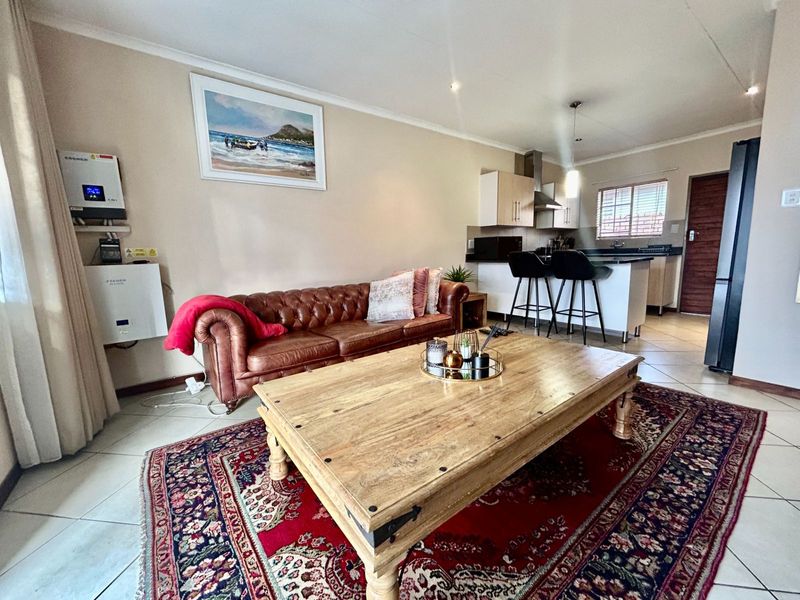 3 Bedroom townhouse-villa in Mooikloof Ridge For Sale