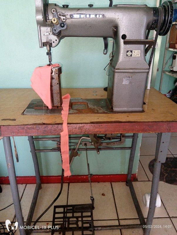 Seiko postbed industrial straight sewing machine for sale r3000 in working order it was a double nee