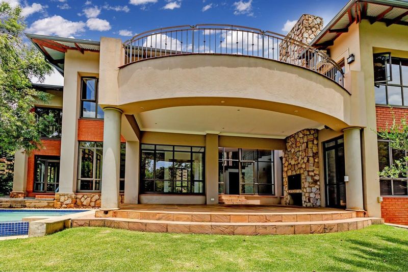 STUNNING FOUR EN SUITE BEDROOM UNIT WITH POOL, PATIO, WINE CELLAR  AND GOLF COURSE VIEWS