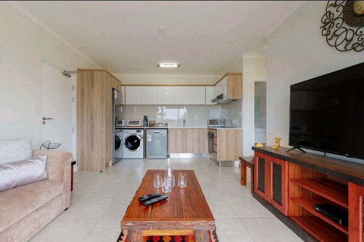 Flat in Somerset West,The Jade security complex with gym,pool and restaurant