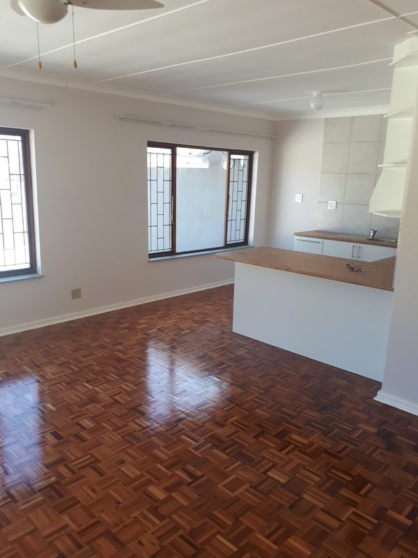 Newly renovated 2 Bedroom Flat to let.
